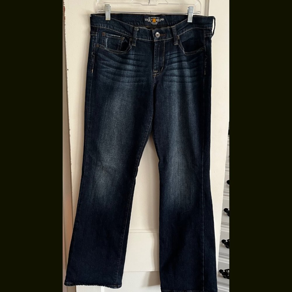 Lucky Brand “Sweet ‘N Low” Dark Wash Flare Jeans. Size 10/30.
